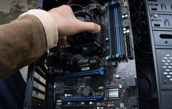 组装电脑 组装电脑